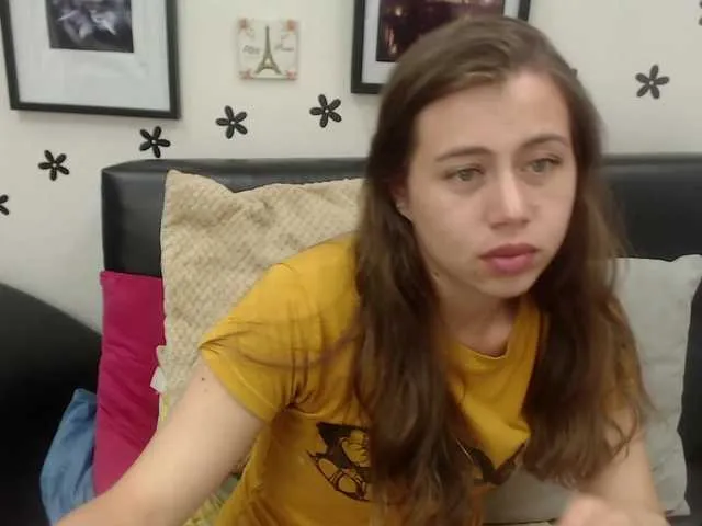 Live sex webcam photo for Emmma- #271989893