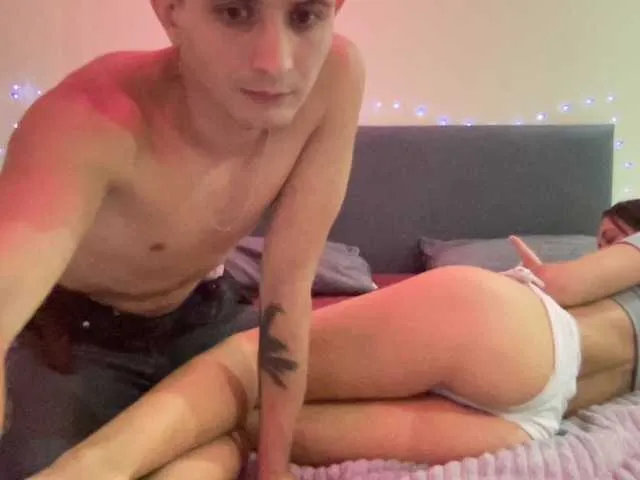 Live sex webcam photo for EmmyKrist #273273310