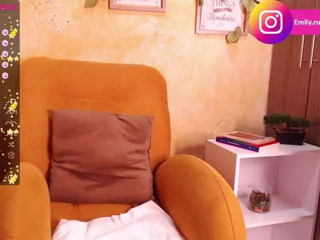 Live sex webcam photo for EmmyRuiz #273780452