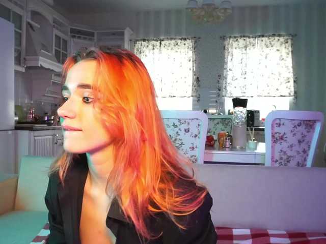 Live sex webcam photo for EmmylieMorris #275773239