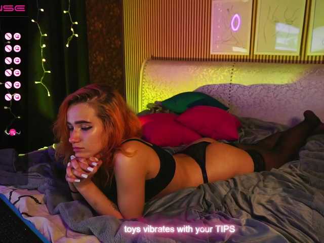 Live sex webcam photo for EmmylieMorris #275927987