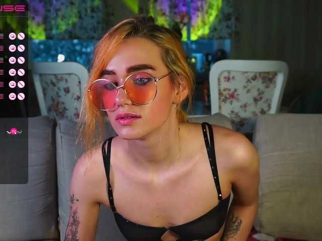 Live sex webcam photo for EmmylieMorris #276016766