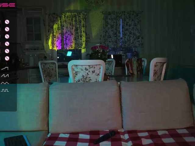 Live sex webcam photo for EmmylieMorris #276062205