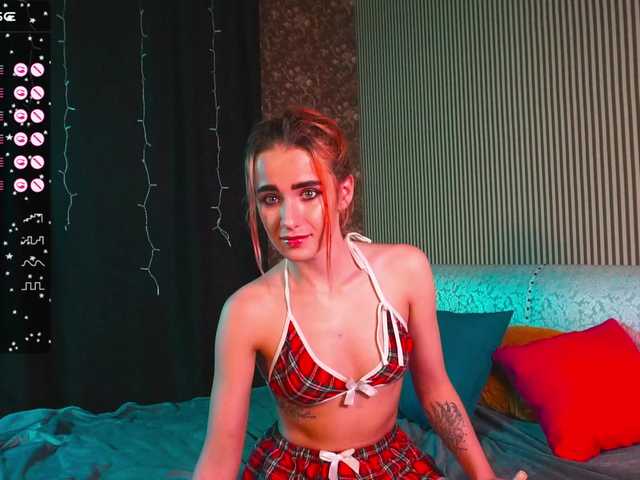 Live sex webcam photo for EmmylieMorris #276201775