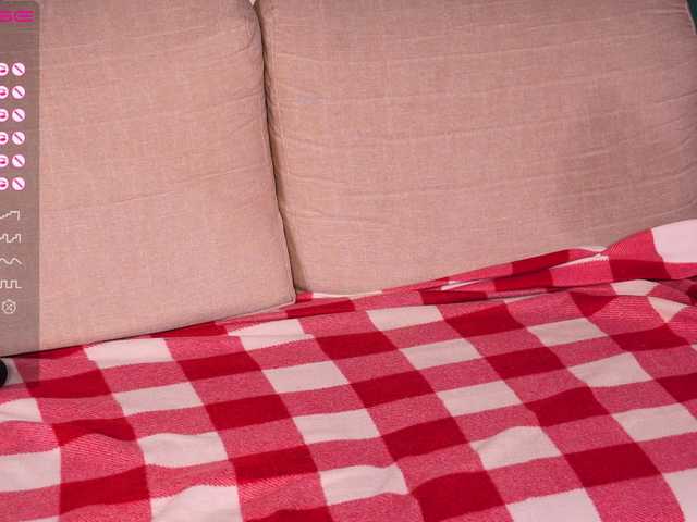 Live sex webcam photo for EmmylieMorris #276509836