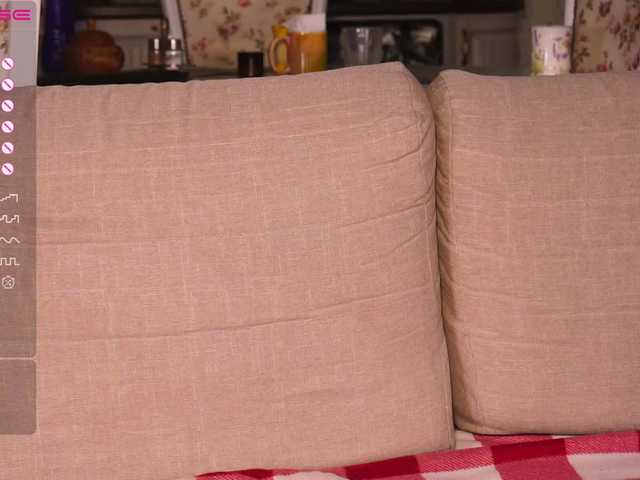 Live sex webcam photo for EmmylieMorris #276526677