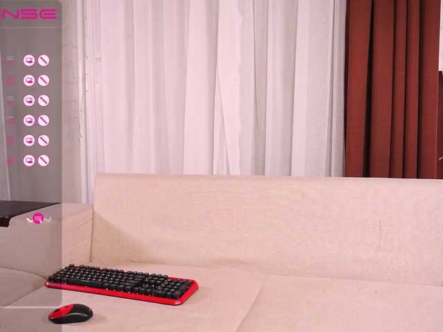 Live sex webcam photo for EmmylieMorris #276551726