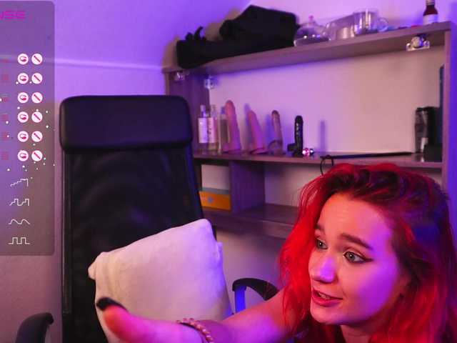 Live sex webcam photo for EmmylieMorris #277661806