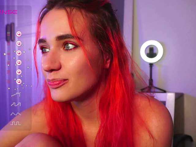 Live sex webcam photo for EmmylieMorris #277707845