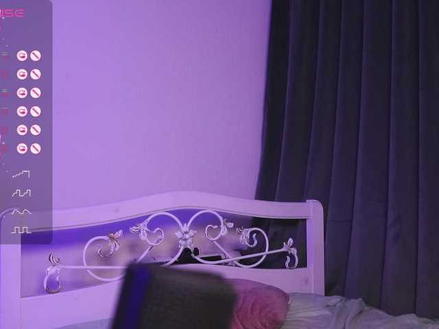 Live sex webcam photo for EmmylieMorris #277828204