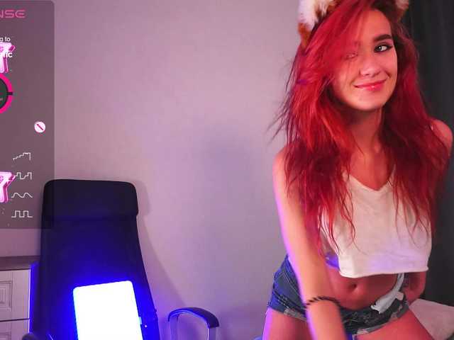 Live sex webcam photo for EmmylieMorris #277892082