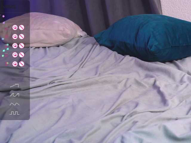 Live sex webcam photo for EmmylieMorris #278131434