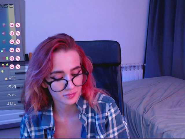 Live sex webcam photo for EmmylieMorris #278250598