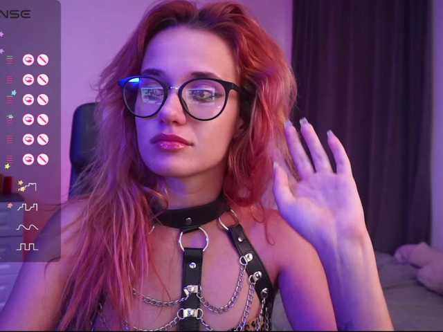 Live sex webcam photo for EmmylieMorris #278261255