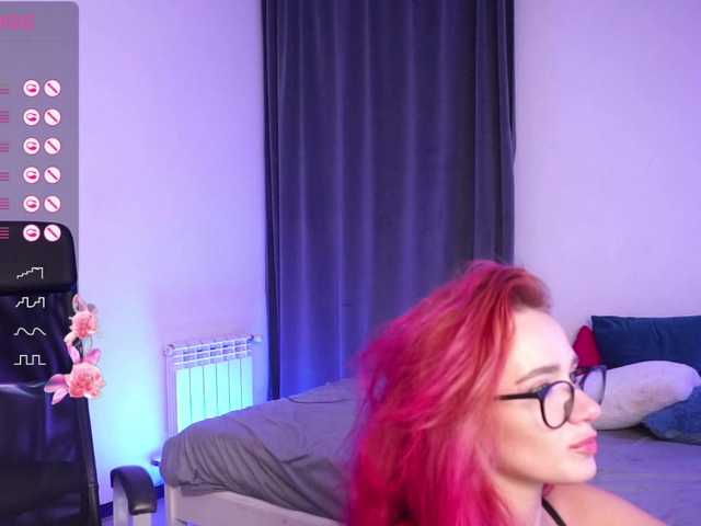 Live sex webcam photo for EmmylieMorris #289679327