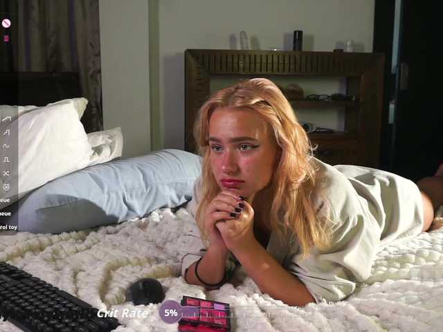 Live sex webcam photo for EmmylieMorris #291580317