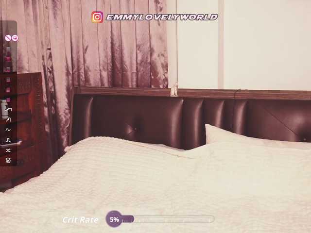 Live sex webcam photo for EmmylieMorris #291861758