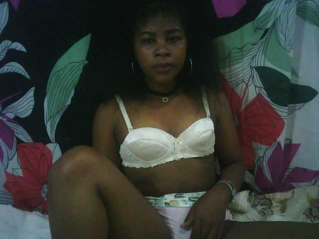 Live sex webcam photo for Emnatie #272757625