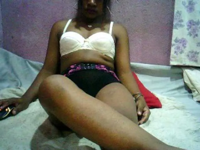 Live sex webcam photo for Emnatie #272819505