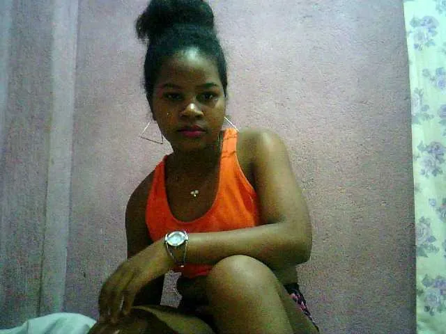 Live sex webcam photo for Emnatie #272828808