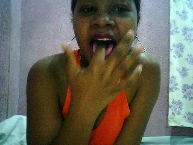 Live sex webcam photo for Emnatie #272831790