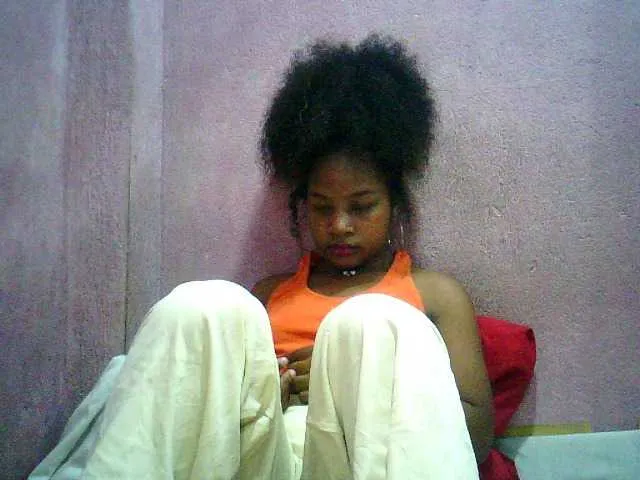 Live sex webcam photo for Emnatie #272840422