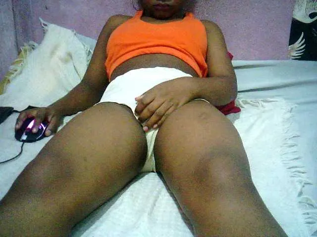 Live sex webcam photo for Emnatie #272898933