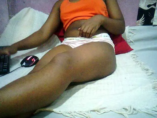 Live sex webcam photo for Emnatie #272915860