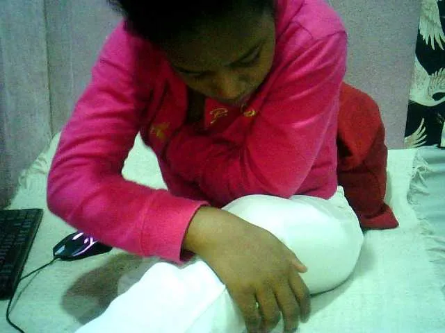 Live sex webcam photo for Emnatie #272928099