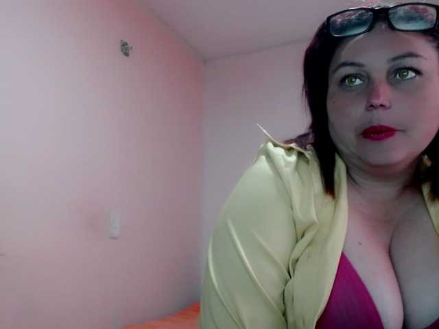 Live sex webcam photo for Emperatrixxx #274402043