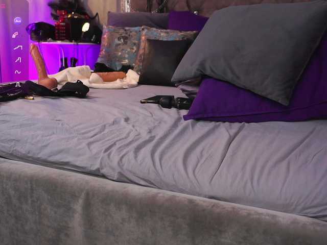 Live sex webcam photo for EmpressDesire #290190024