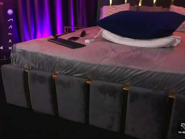 Live sex webcam photo for EmpressDesire #291972331