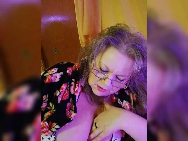 Live sex webcam photo for EmpressLady #290382939