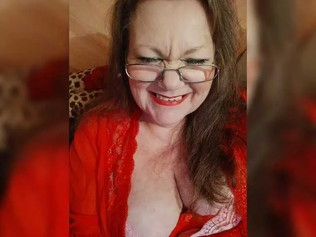 Live sex webcam photo for EmpressLady #292332755