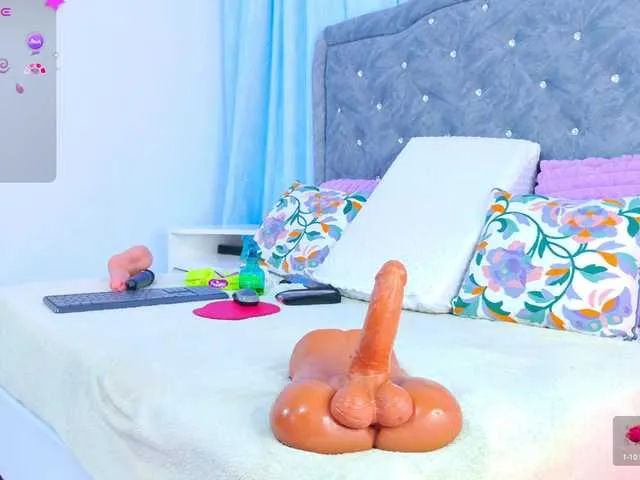 Live sex webcam photo for EmyBlue #290813447