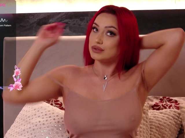 Live sex webcam photo for EmyHillton #278228502