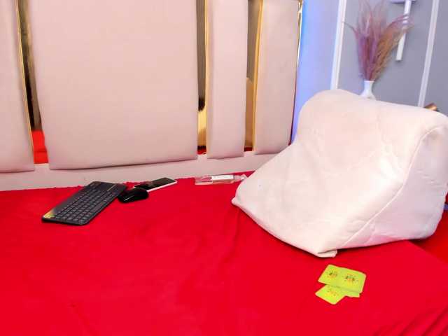 Live sex webcam photo for EmySandoval #290986257