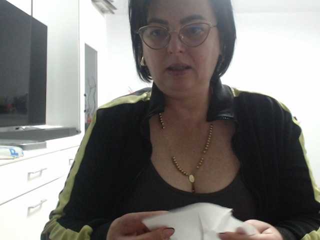 Live sex webcam photo for Emyllywhite #292244491