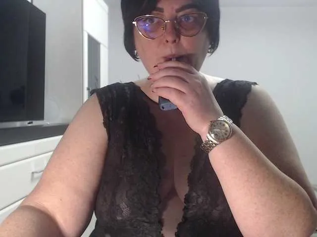 Live sex webcam photo for Emyllywhite #293422045