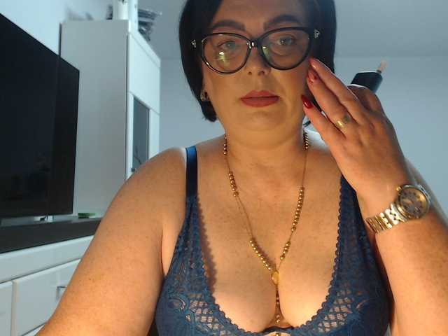 Live sex webcam photo for Emyllywhite #294133455