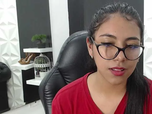 Live sex webcam photo for EmylyEvans #273735672