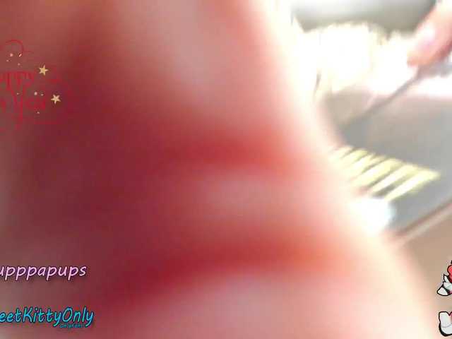 Live sex webcam photo for Ena101 #271872694