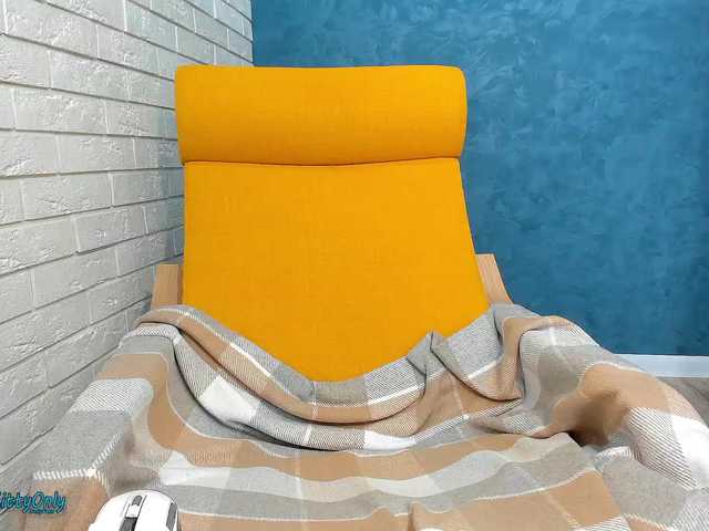 Live sex webcam photo for Ena101 #272419757