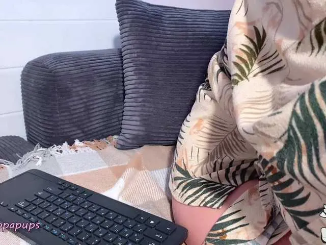 Live sex webcam photo for Ena101 #291165456