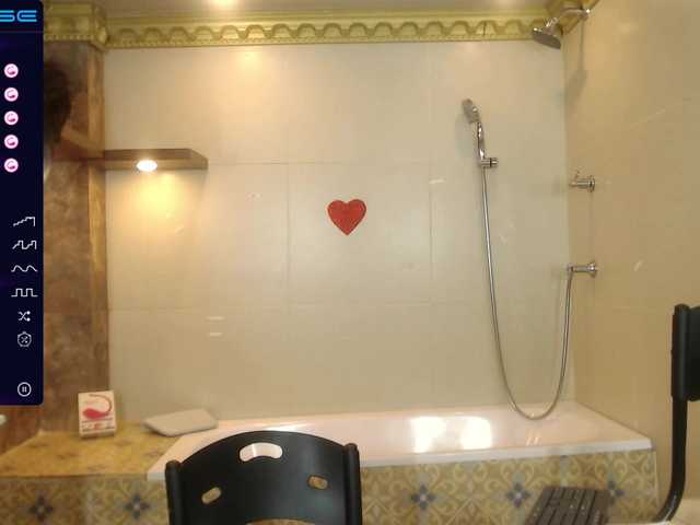 Live sex webcam photo for EnchantedSyd #275876403