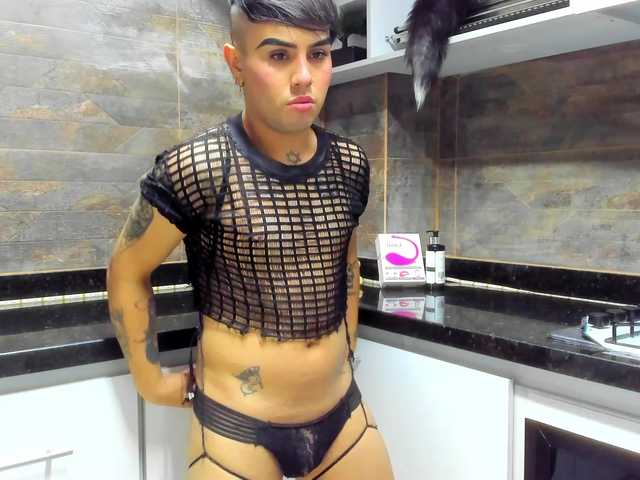 Live sex webcam photo for EnchantedSyd #276021302