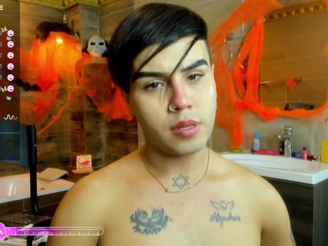 Live sex webcam photo for EnchantedSyd #276614351