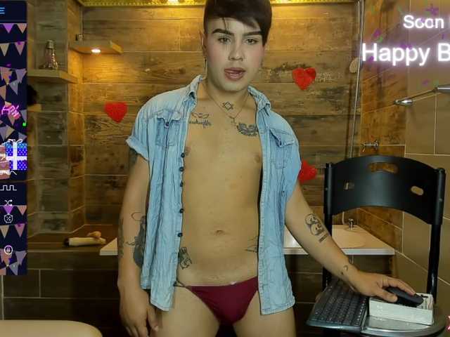 Live sex webcam photo for EnchantedSyd #277118992