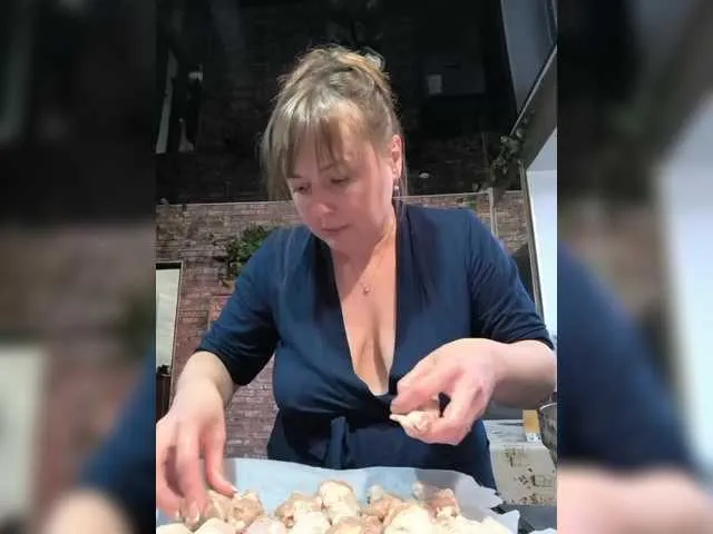 Live sex webcam photo for Enigma- #291618066