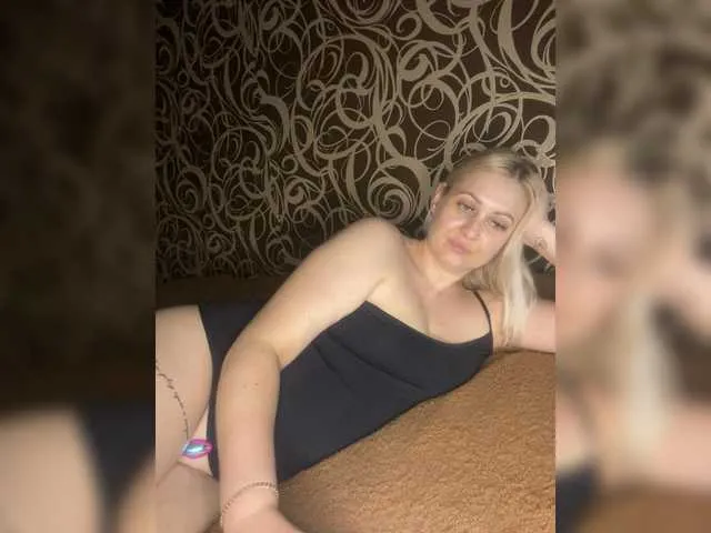 Live sex webcam photo for Enni1 #293756794